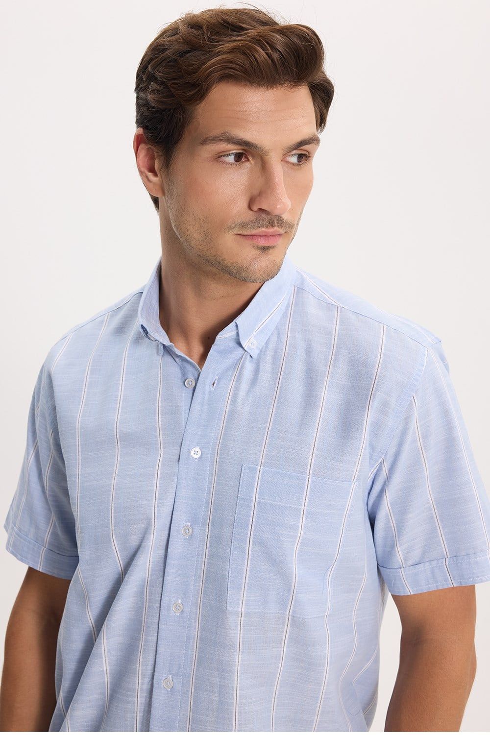 Erkek Regular Fit Klasik Kesim Oversize %100 Pamuk Keten Doku Tek Cepli Çizgili Kısa Kollu Mavi Gömlek