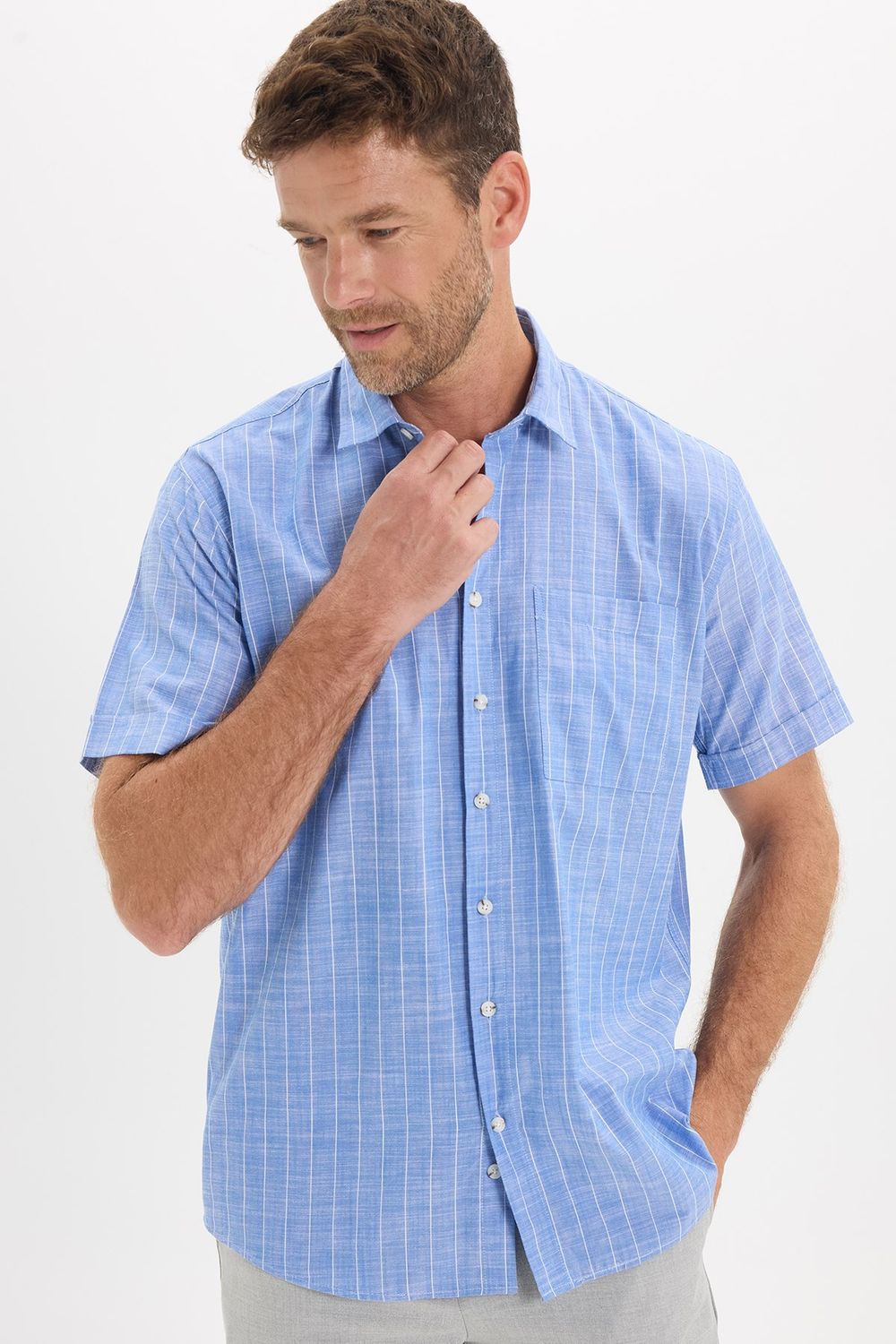 Erkek Regular Fit Klasik Kesim Oversize %100 Pamuk Keten Doku Tek Cepli Çizgili Kısa Kollu Saks Mavi Gömlek