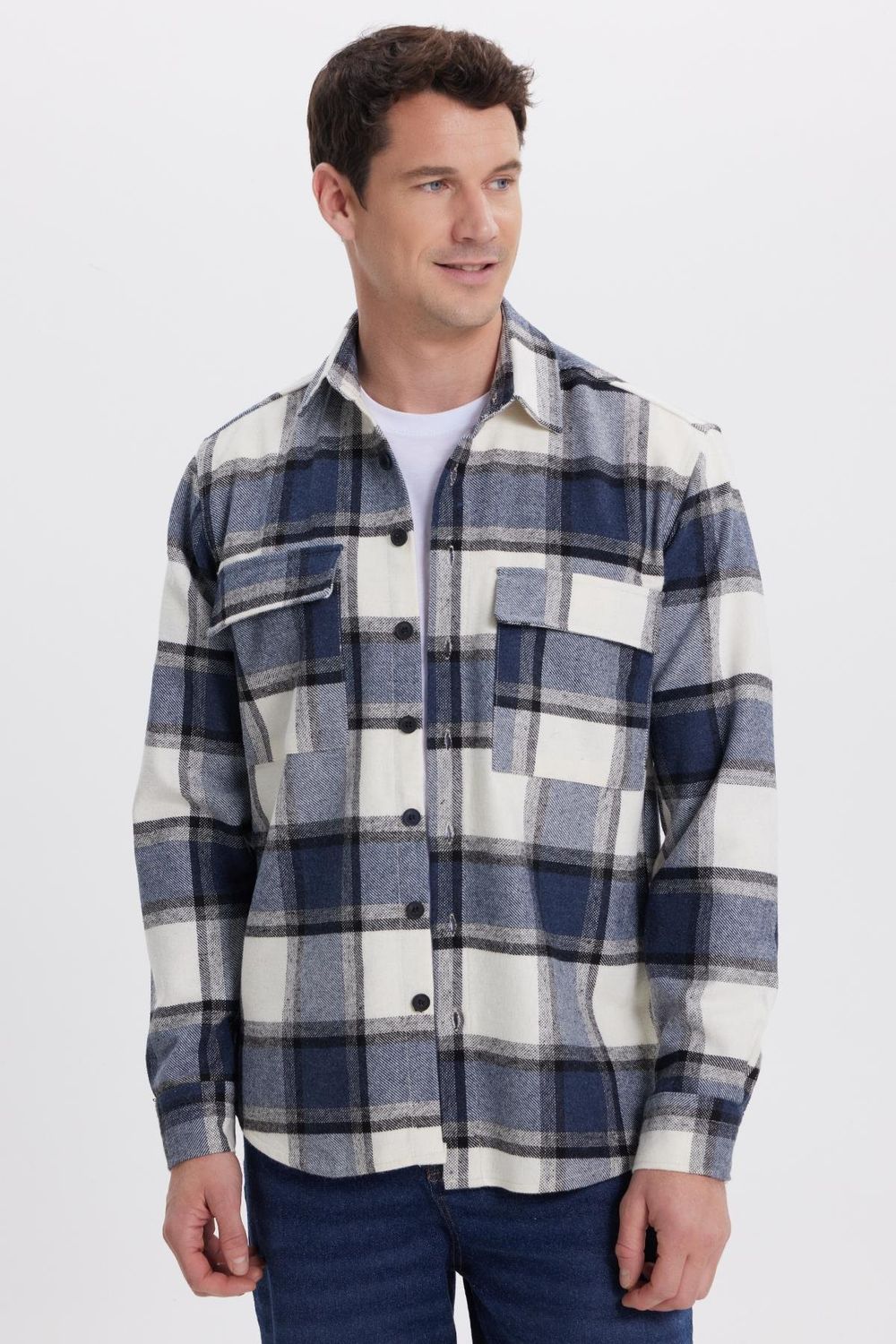 Erkek Regular Fit Klasik Kesim Çift Cep Kapaklı Kareli Oduncu Gömlek