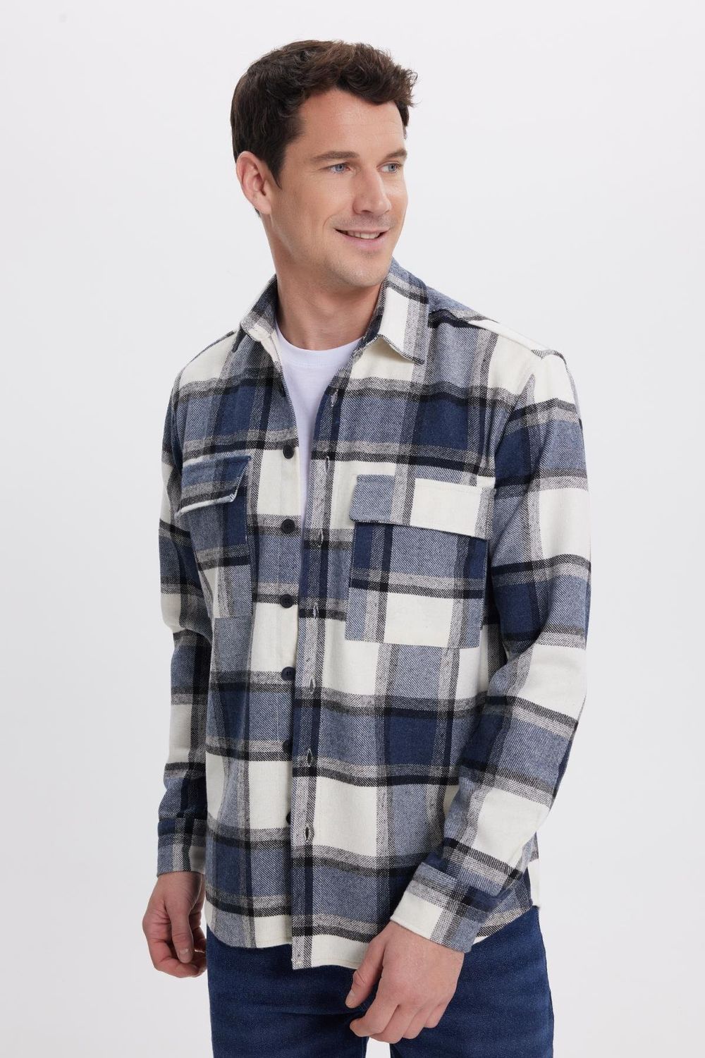 Erkek Regular Fit Klasik Kesim Çift Cep Kapaklı Kareli Oduncu Gömlek