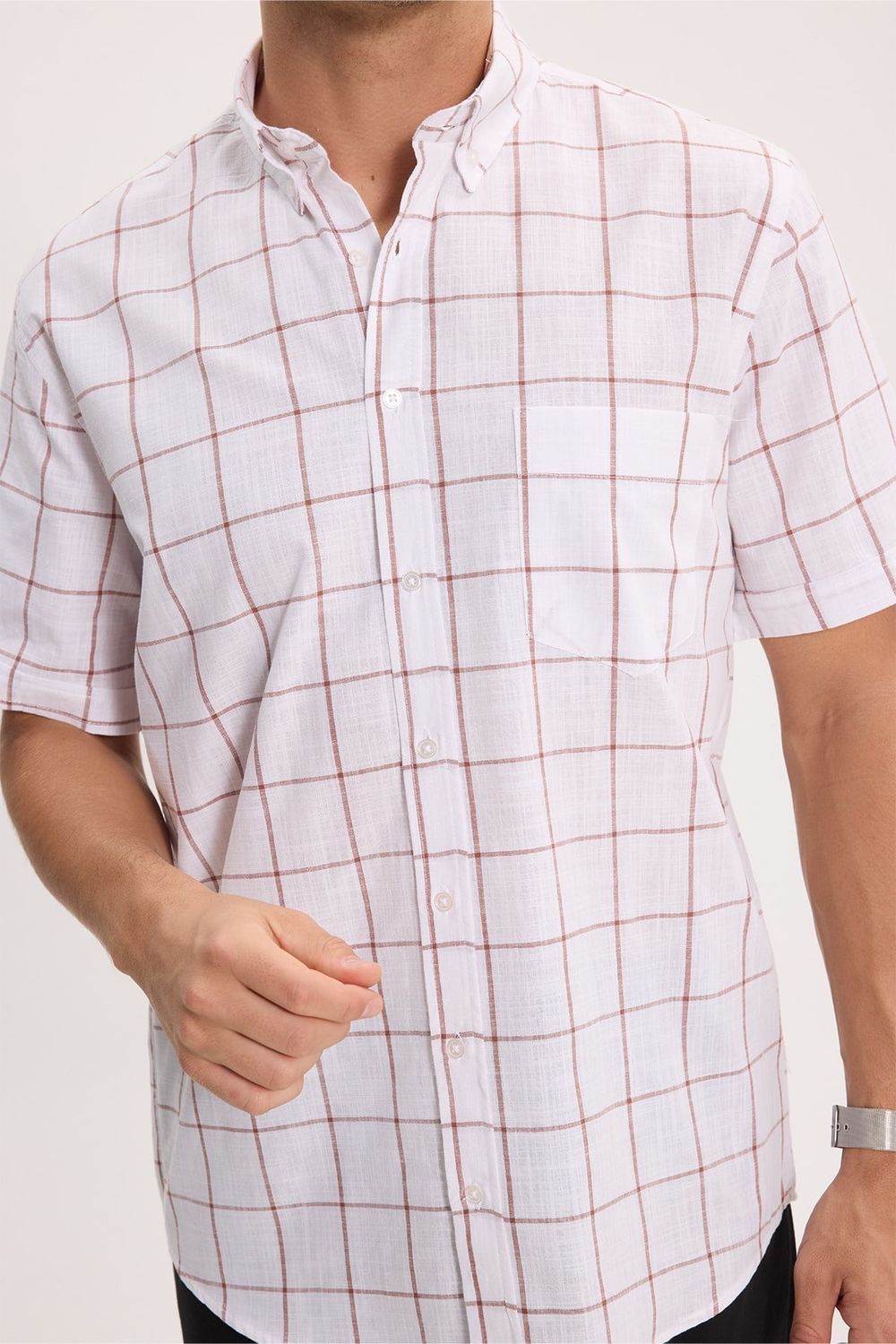  Erkek Regular Fit Klasik Kesim %100 Pamuk Kısa Kollu Kareli Keten Efektli Cepli Gömlek