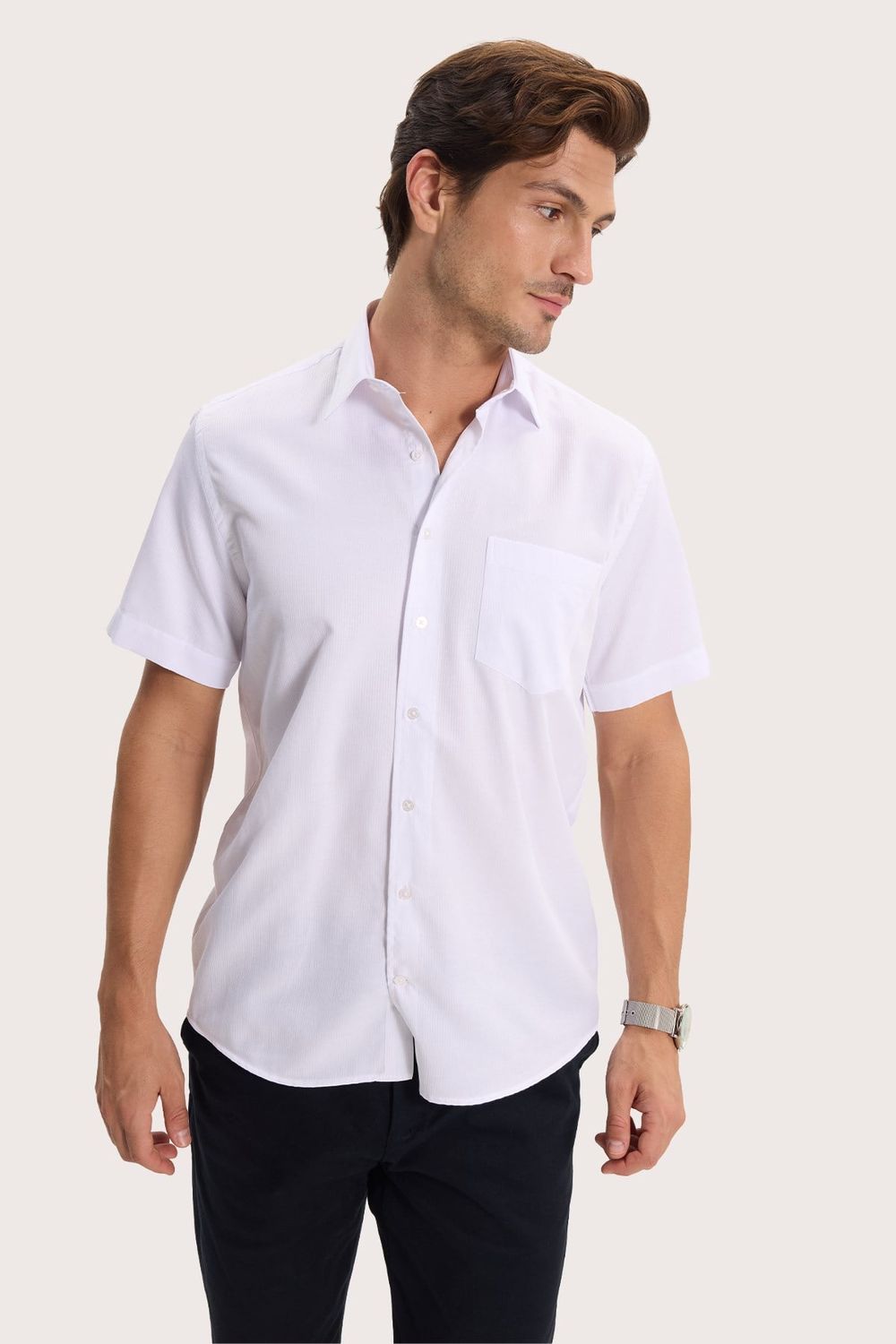 Erkek Regular Fit Klasik Kesim Pamuklu Kısa Kollu Armürlü Beyaz Gömlek