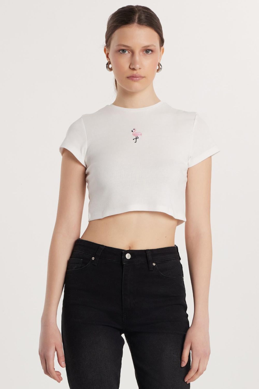 Kadın Slim Fit Dar Kesim %100 Pamuk Bisiklet Yaka Baskılı Beyaz Crop Tişört