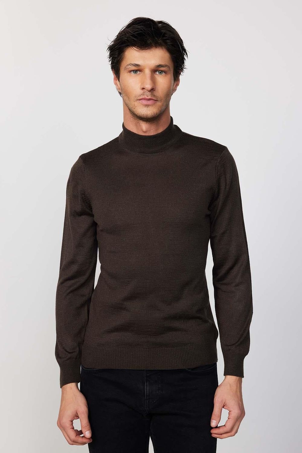Erkek Slim Fit Yarım Balıkçı Yaka Düz Kahve Triko Kazak