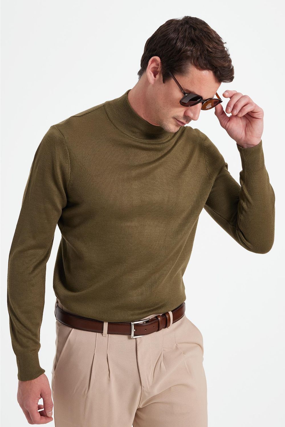 Erkek Standart Fit Normal Kesim Yarım Balıkçı Yaka Düz Haki Triko Kazak