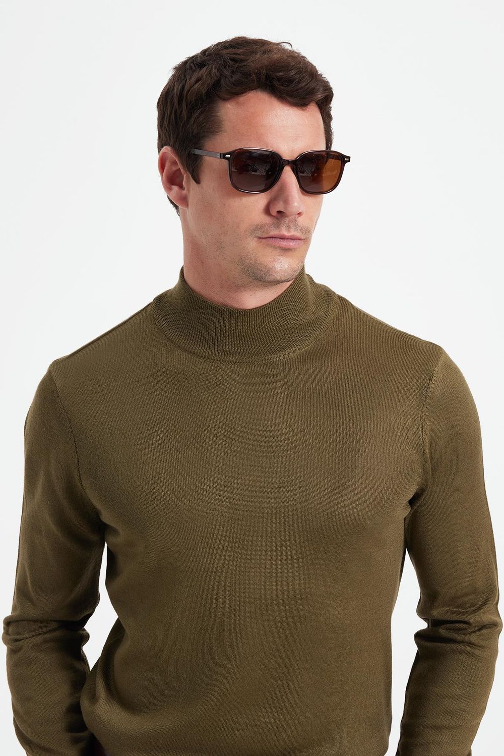 Erkek Standart Fit Normal Kesim Yarım Balıkçı Yaka Düz Haki Triko Kazak