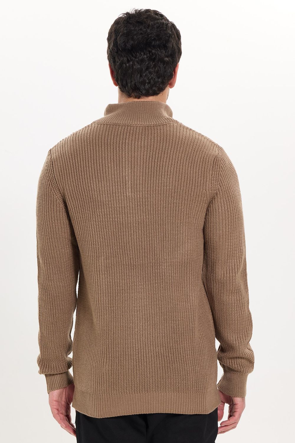 Erkek Slim Fit Dar Kesim Fermuarlı Koyu Vizon Dik Yaka Triko Kazak