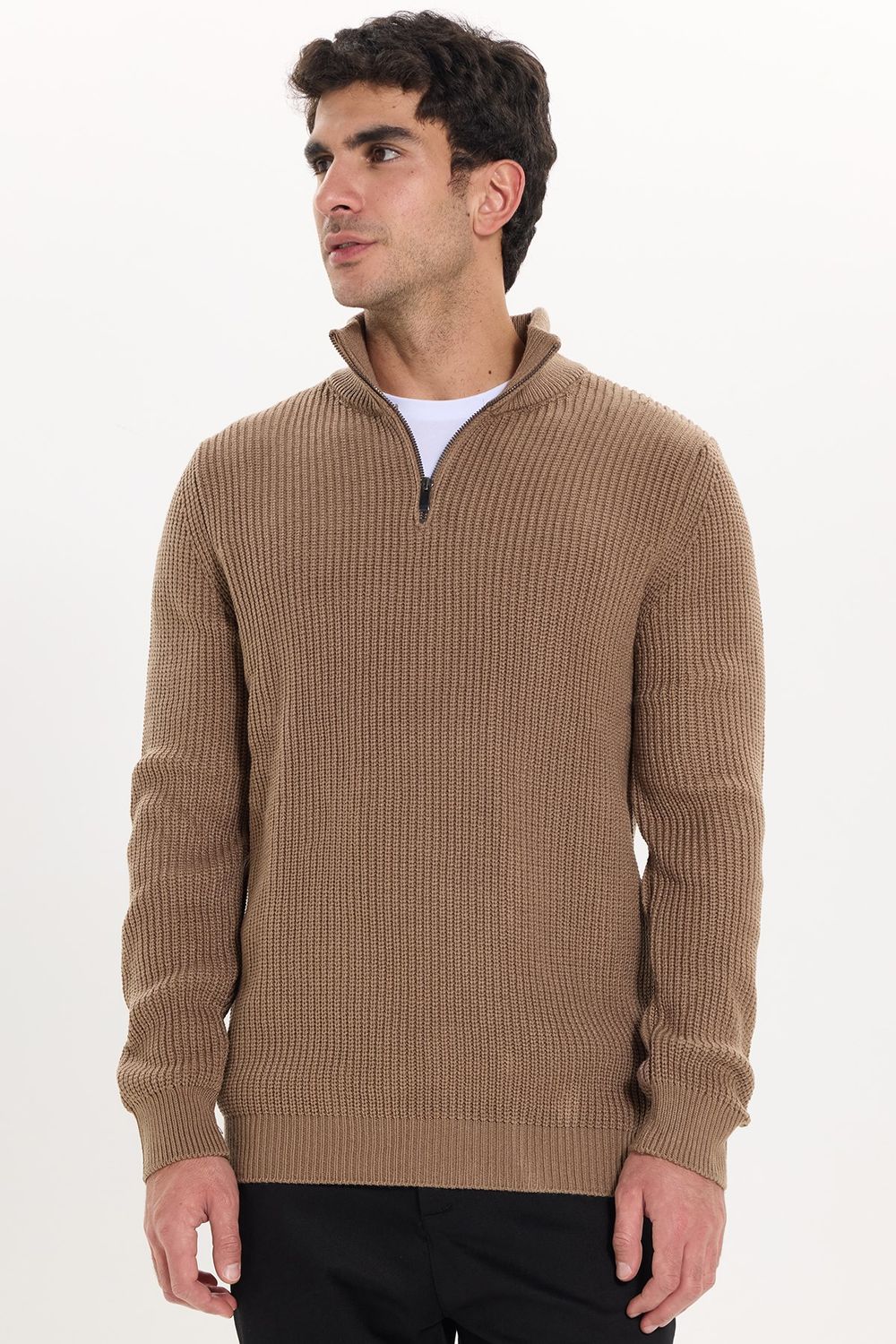 Erkek Slim Fit Dar Kesim Fermuarlı Koyu Vizon Dik Yaka Triko Kazak