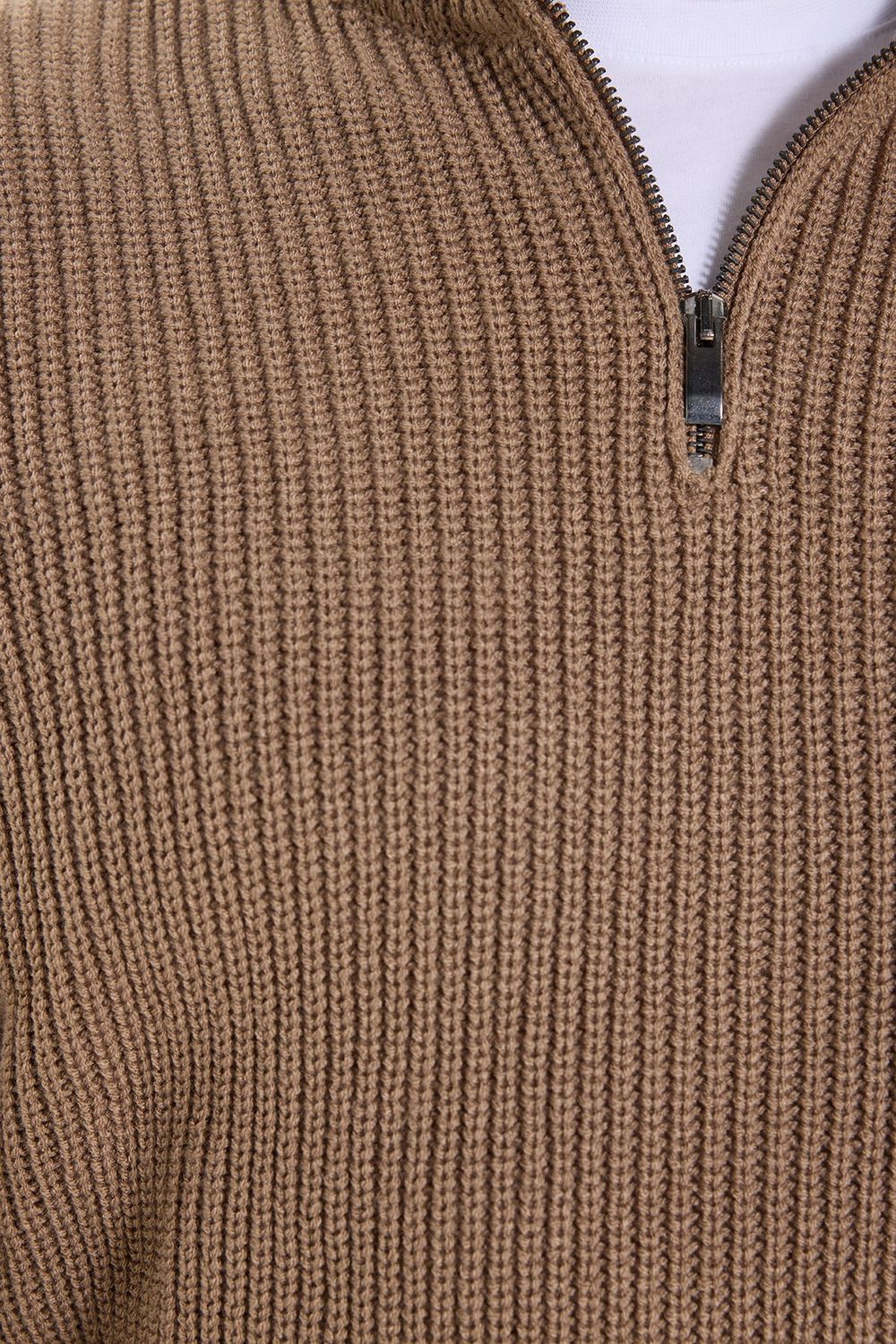Erkek Slim Fit Dar Kesim Fermuarlı Koyu Vizon Dik Yaka Triko Kazak