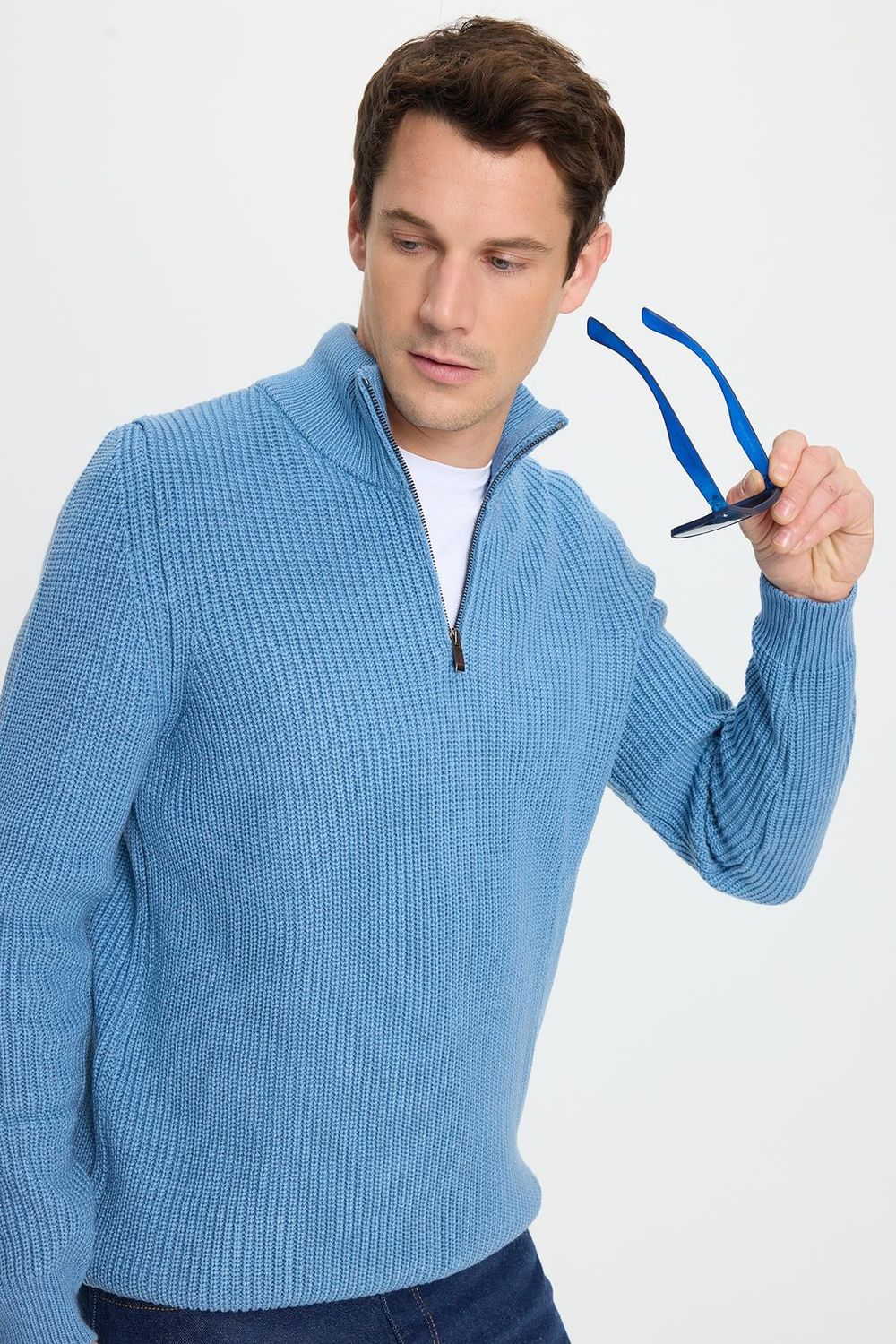 Erkek Slim Fit Dar Kesim Fermuarlı İndigo Dik Yaka Triko Kazak