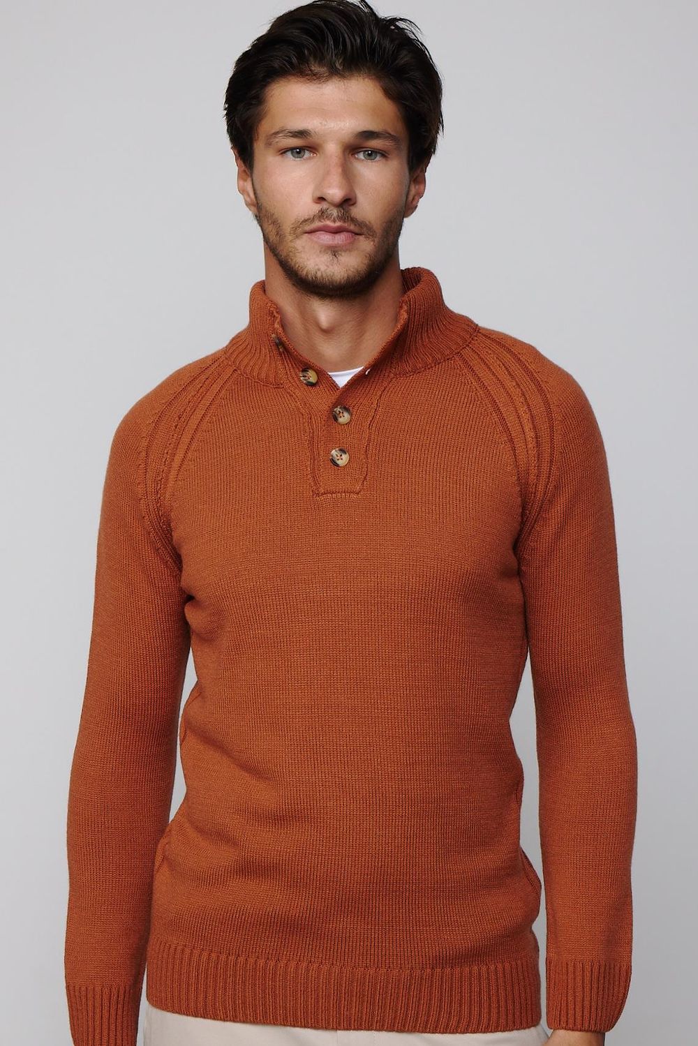 Erkek Slim Fit Dar Kesim Dik Yaka Düğmeli Tarçın Triko Kazak