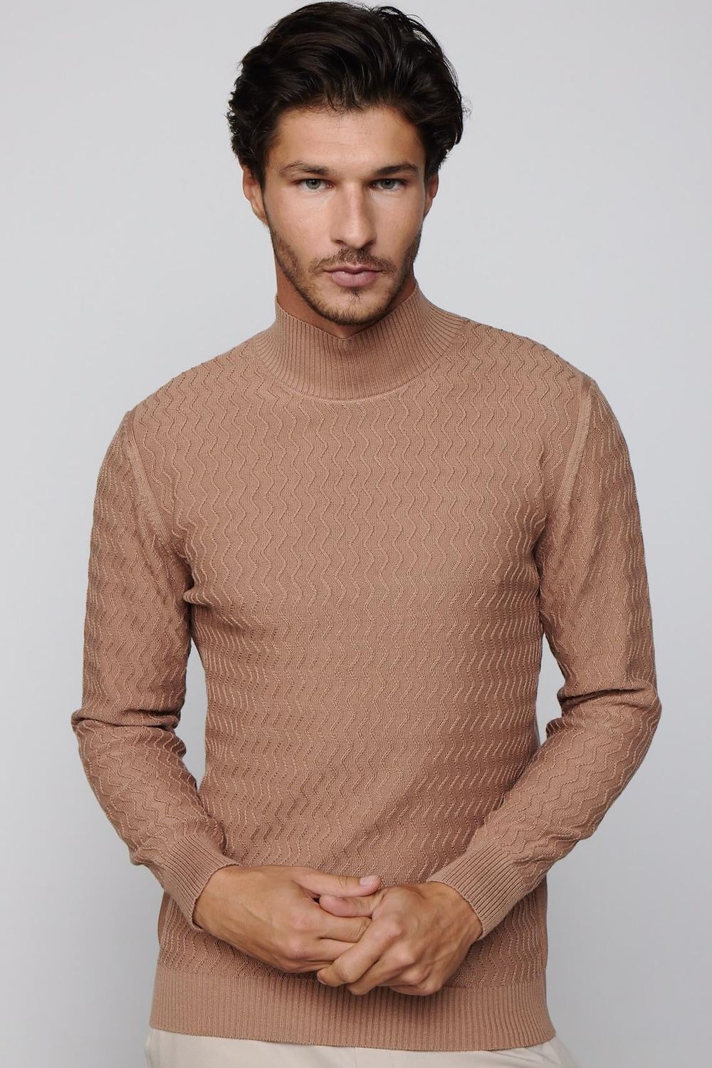 Slim Fit Dar Kesim Yarım Balıkçı Yaka Desenli Tüylenmeyen Bej Erkek Kazak