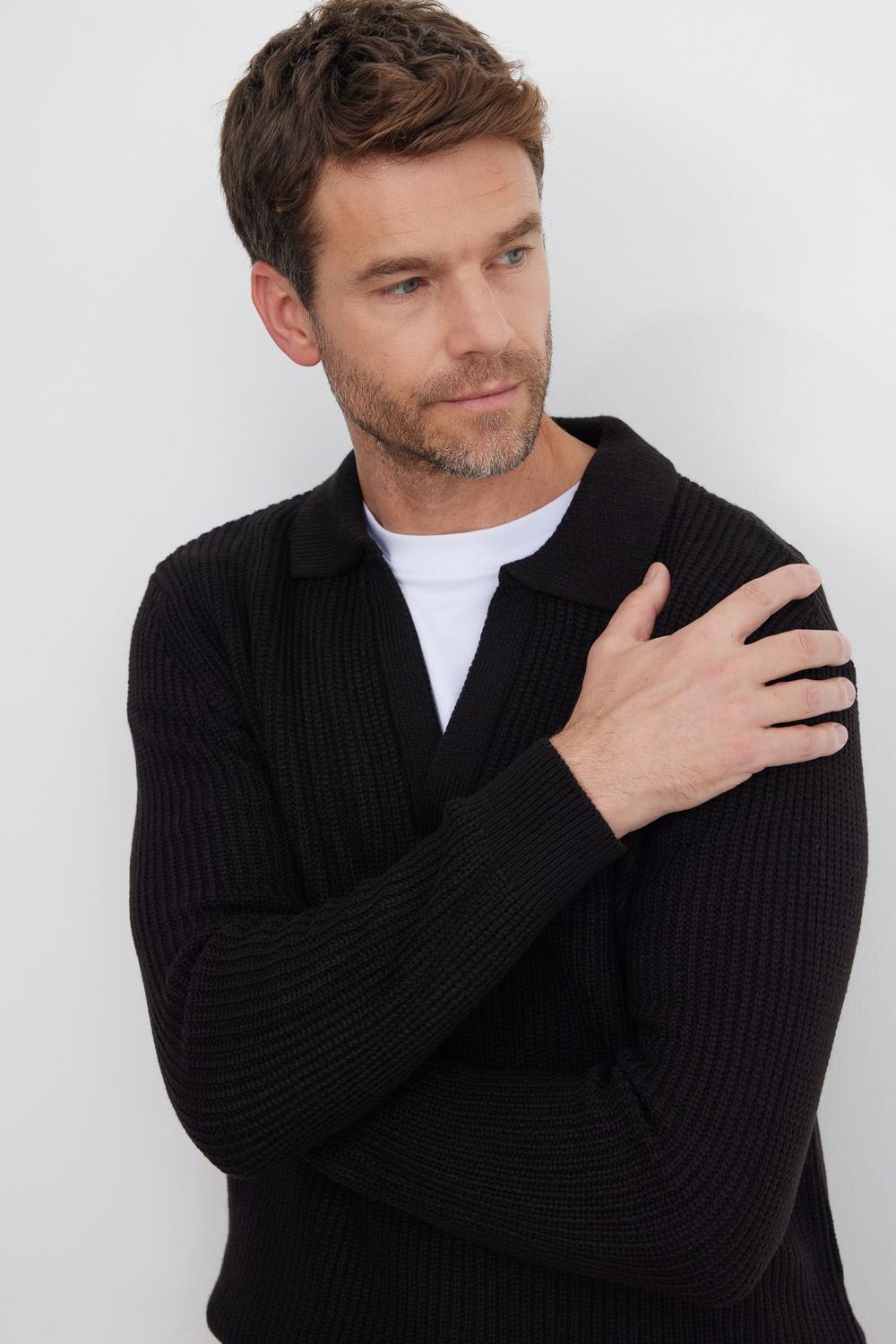 Erkek Slim Fit Dar Kesim Polo Yaka Siyah Kazak