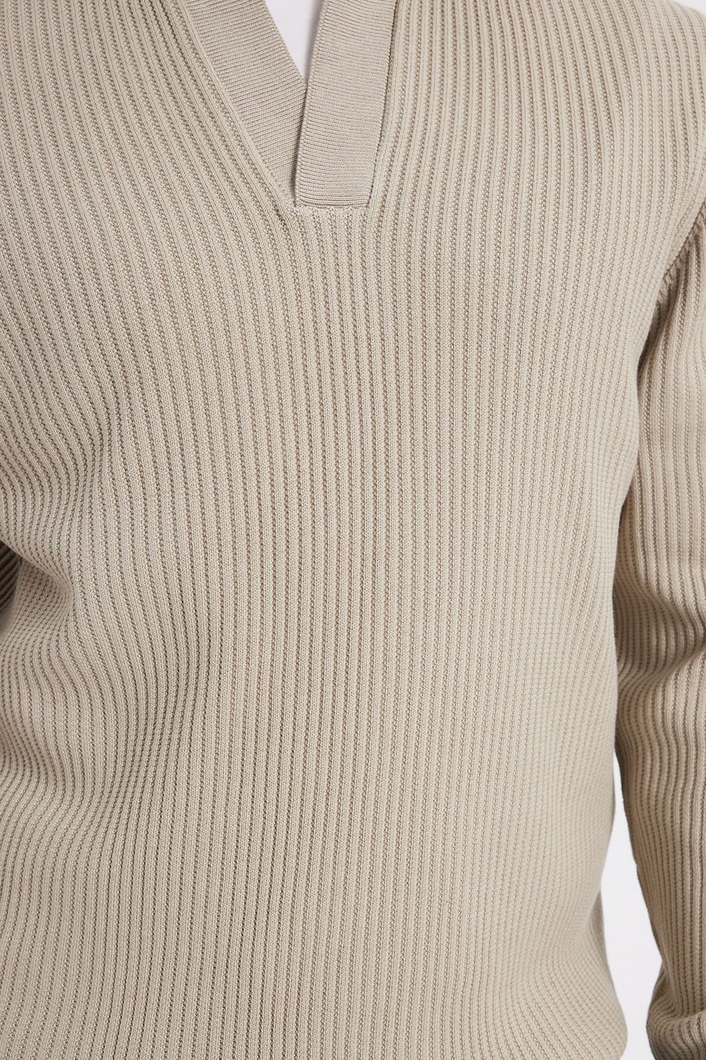 Erkek Standart Fit Normal Kesim Pamuklu Polo V Yaka Taş Kazak