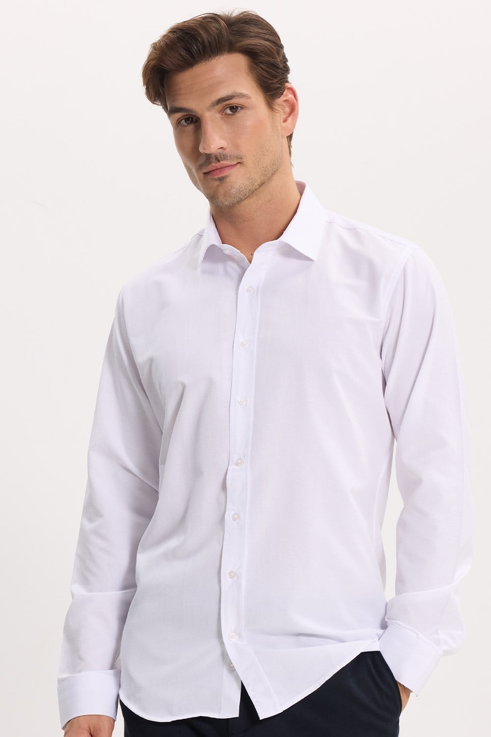 Modern Slim Fit Uzun Kollu Pamuklu Kolay Ütü Armürlü Erkek Beyaz Gömlek