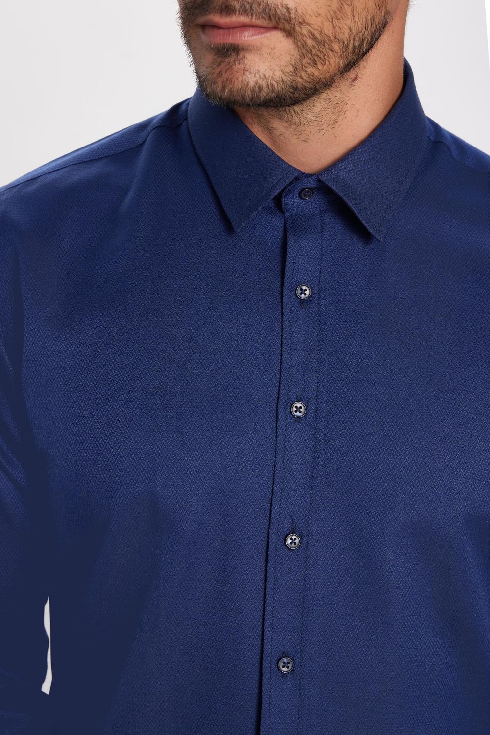 Erkek Modern Fit Dar Kesim Pamuklu Kolay Ütü Armürlü Lacivert Gömlek 