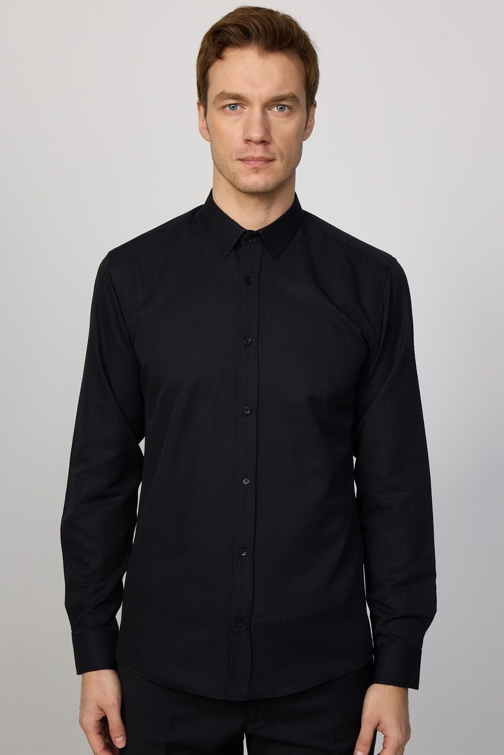 Modern Slim Fit Pamuklu Kolay Ütü Armürlü Erkek Siyah Gömlek