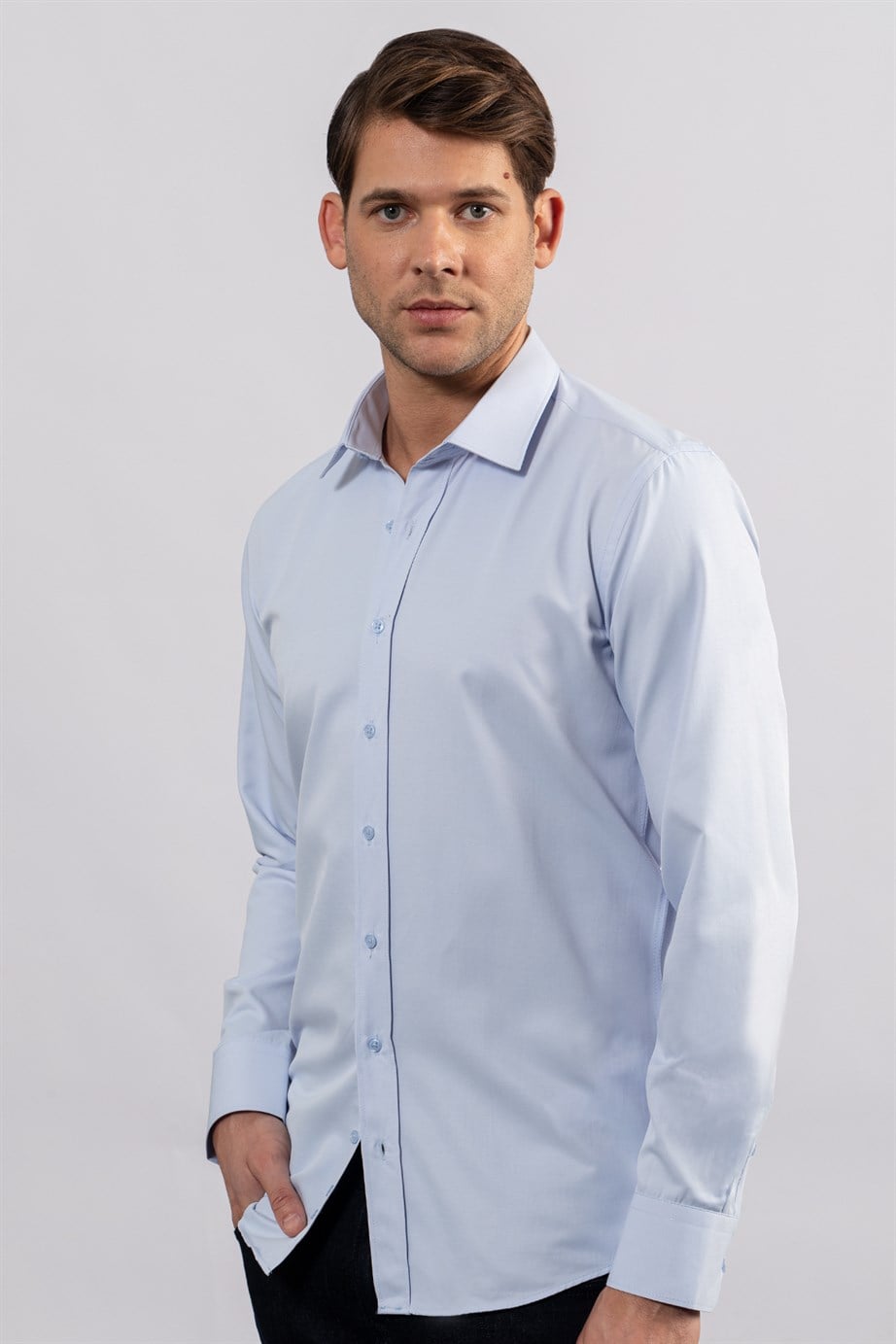 Modern Slim Fit Kendinden Desenli Düz Beyaz Gömlek