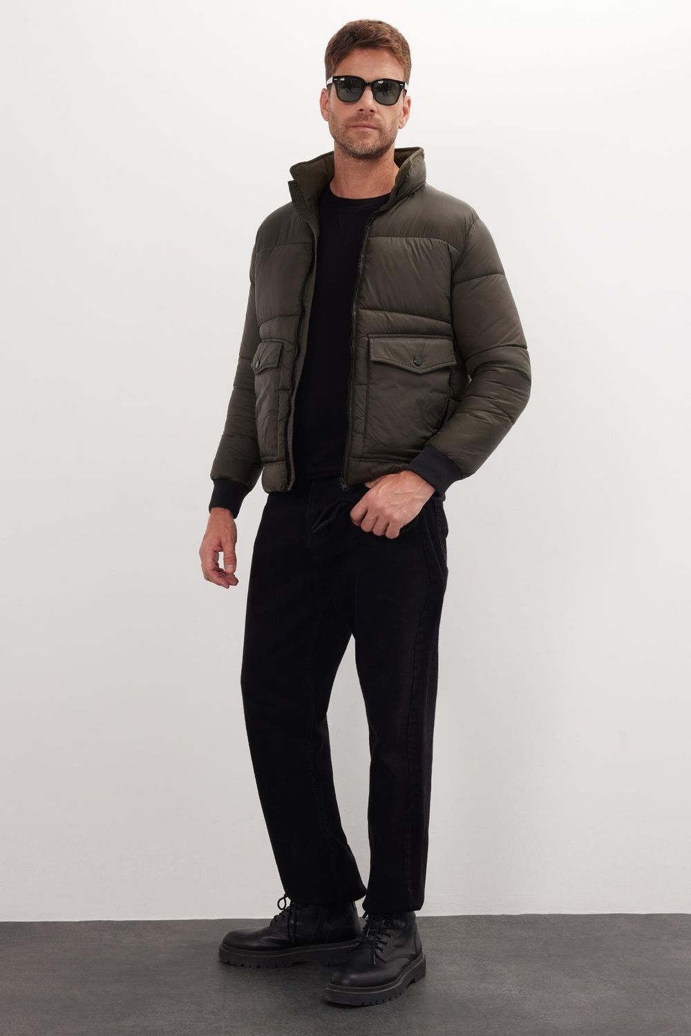 Erkek Regular Fit Klasik Kesim Çift Cepli Lastikli Dik Yaka Haki Mont