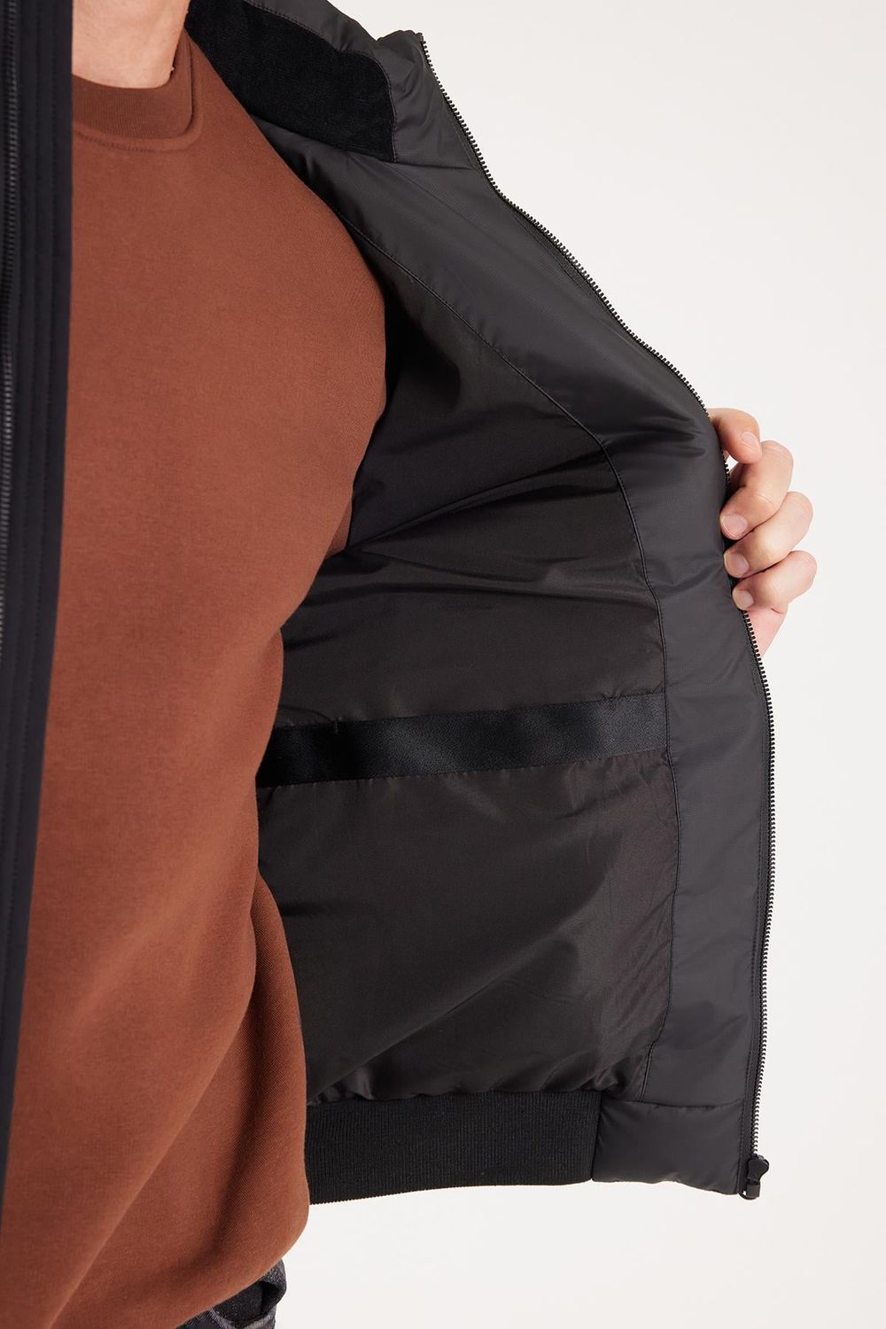 Erkek Regular Fit Klasik Kesim Fermuarlı Çift Cepli Dik Yaka Siyah Mont
