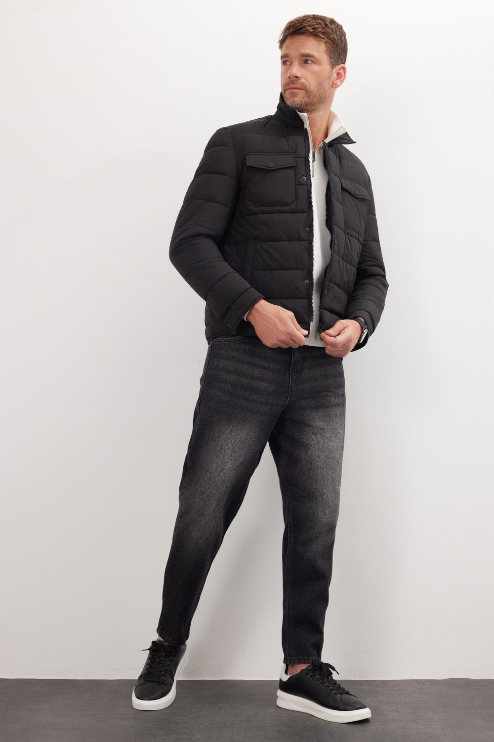 Erkek Regular Fit Klasik Kesim Çift Cepli Çıtçıt Kapamalı Siyah Mont