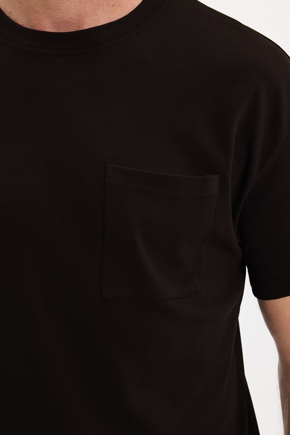 OVERSIZE SHORT SLV PLAIN CREW NECK WITH POCKET T-SHIRT