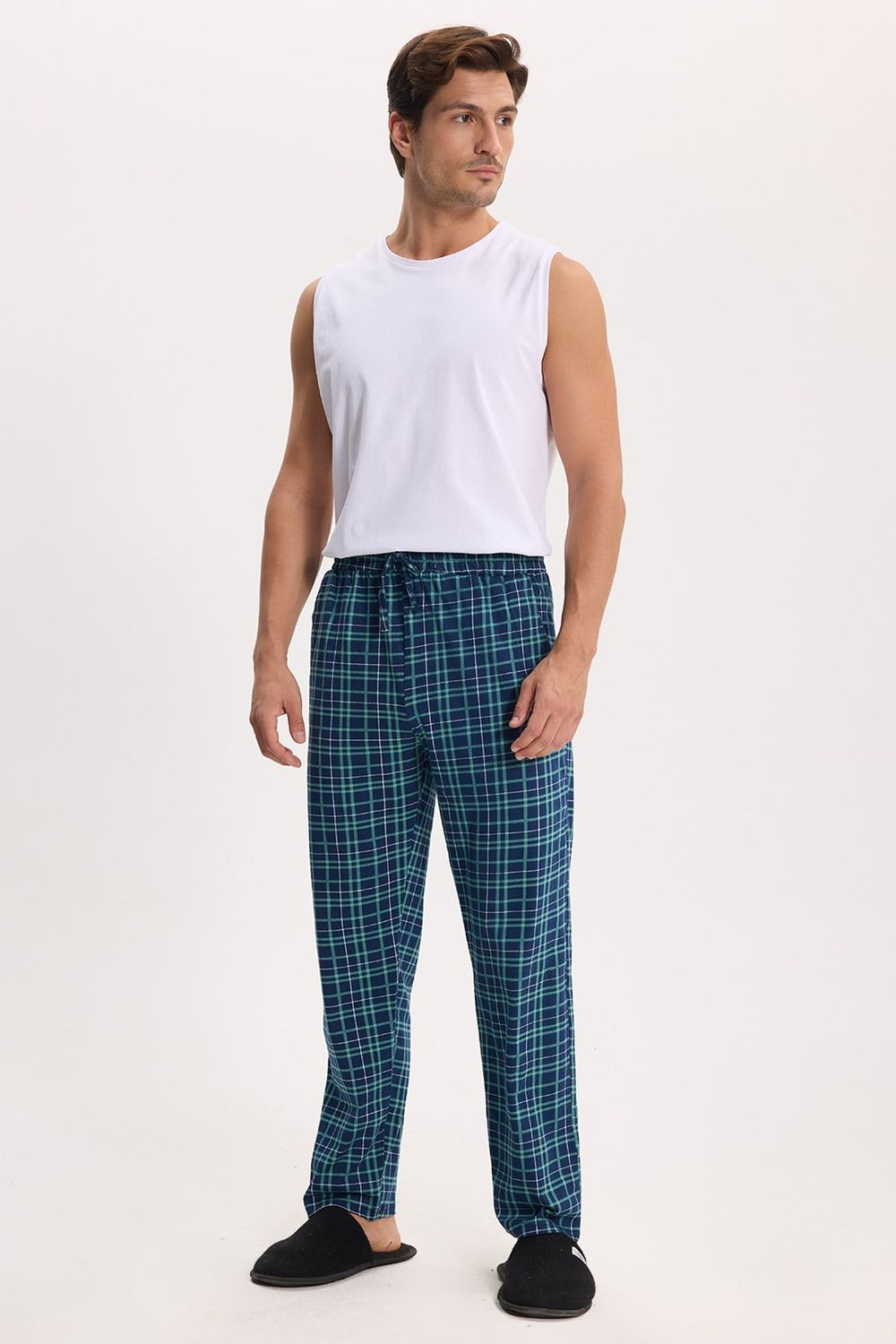 Erkek Standart Fit Normal Kesim Pamuklu Kareli Beli Bağcıklı Cepli  Lacivert Pijama Altı