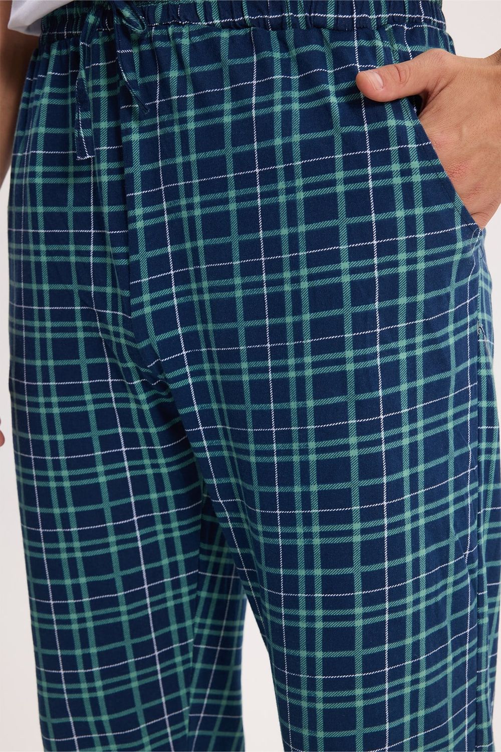 Erkek Standart Fit Normal Kesim Pamuklu Kareli Beli Bağcıklı Cepli  Lacivert Pijama Altı