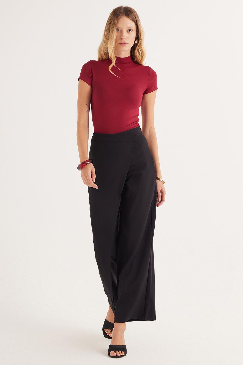 Kadın Standart Fit Geniş Paça Siyah Double Pantolon