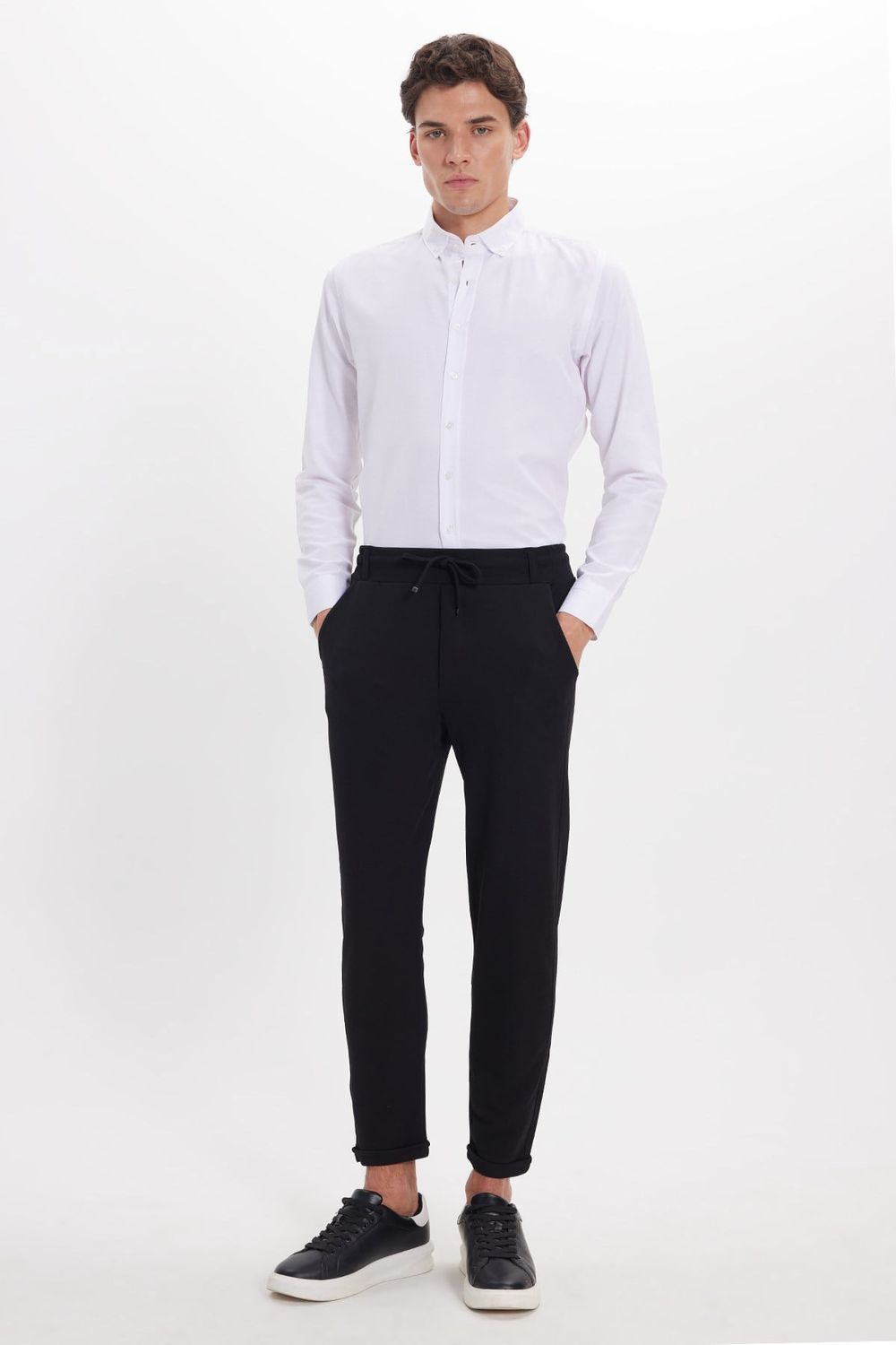 Erkek Slim Fit Pamuklu Beli Bağlamalı Yan Cepli Katlamalı Paça Jogger Siyah Pantolon