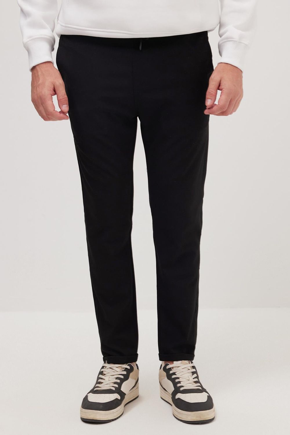 Erkek Slim Fit Dar Kesim Pamuklu Lastikli Beli Bağcıklı Siyah Pantolon