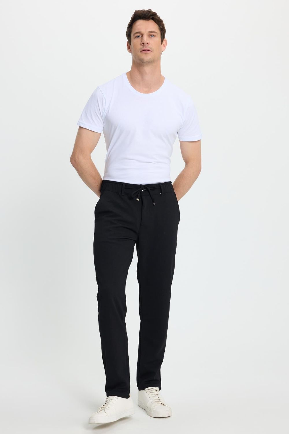 Erkek Slim Fit Dar Kesim Beli Lastikli Bağcık Detaylı Siyah Pantolon