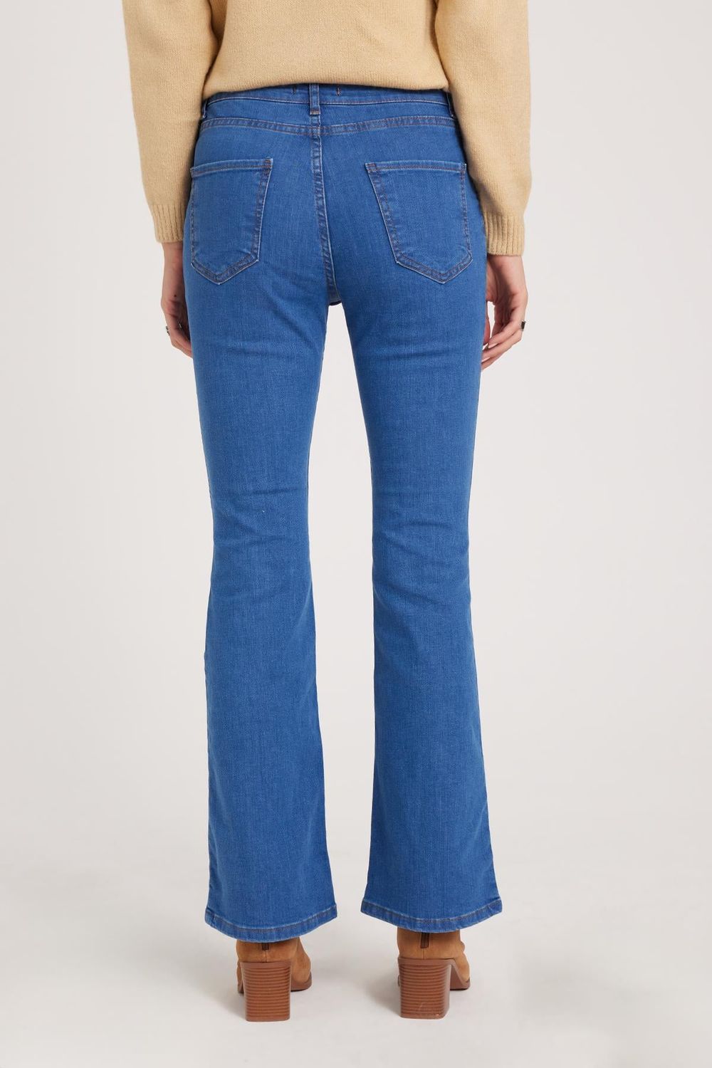 Kadın Regular Fit Klasik Kesim Pamuklu İspanyol Paça Mavi Jean Kot Pantolon