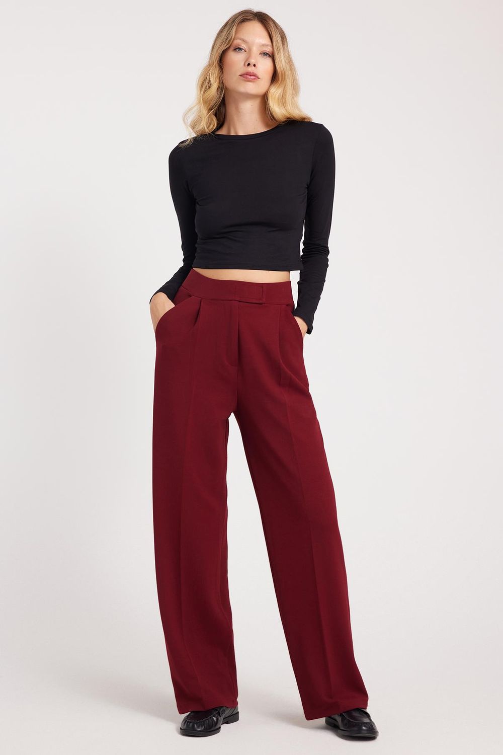 Kadın Regular Fit Klasik Kesim Cırt Kapamalı Geniş Paça Bordo Pantolon