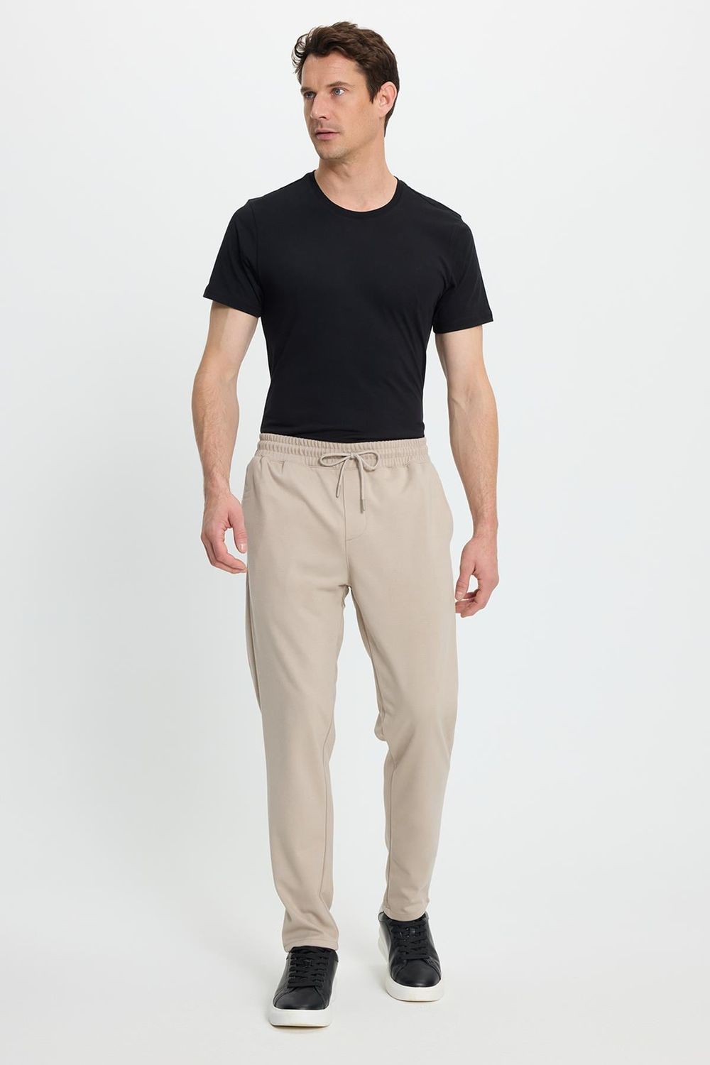 Erkek Regular Fit Klasik Kesim Beli Lastikli Bağcıklı Bej  Jogger Pantolon