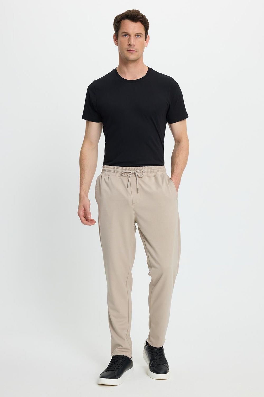 Erkek Regular Fit Klasik Kesim Beli Lastikli Bağcıklı Bej  Jogger Pantolon