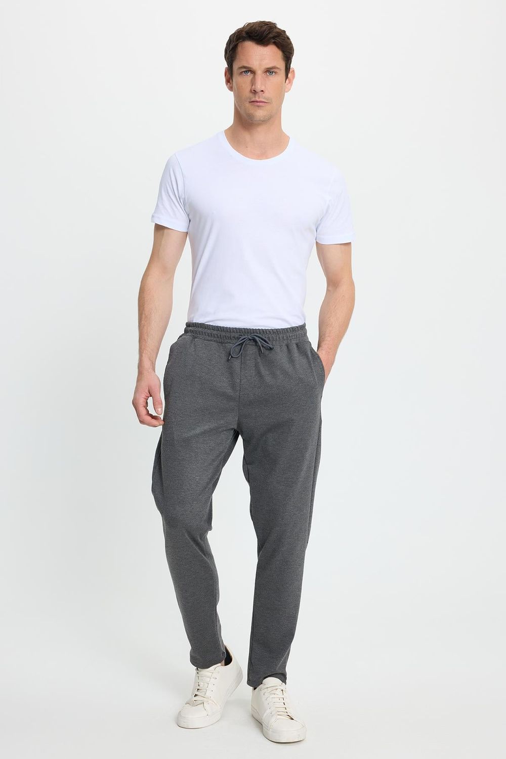 Erkek Regular Fit Klasik Kesim Beli Lastikli Bağcıklı Koyu Gri Jogger Pantolon