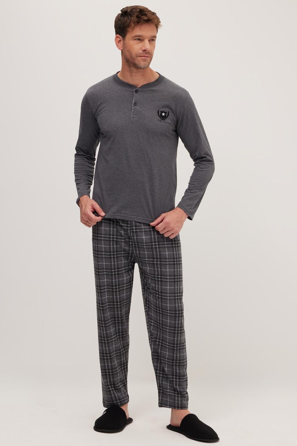 Erkek Regular Fit Pamuklu Düğmeli Yaka Beli Lastikli Desenli Gri Pijama Takımı
