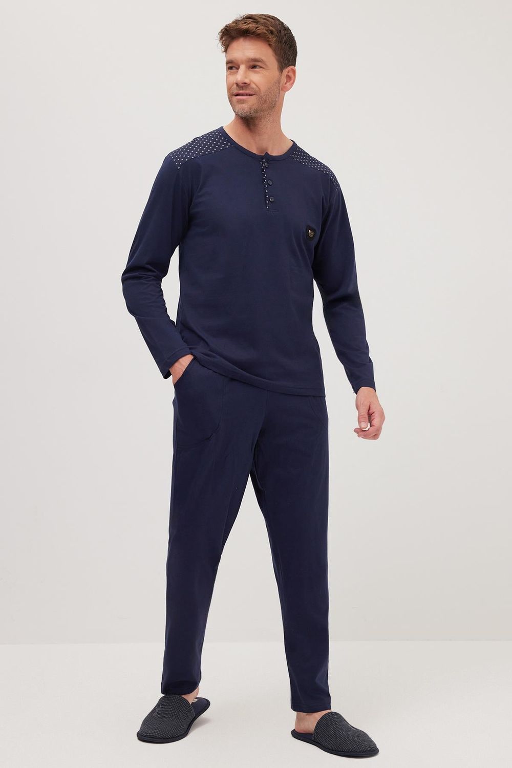 Erkek Standart Fit Normal Kesim %100 Pamuk Bisiklet Yaka Beli Lastikli Lacivert Pijama Takımı