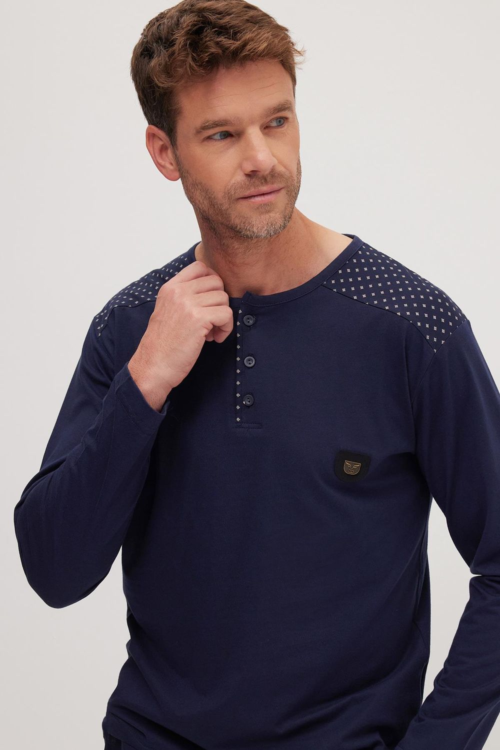 Erkek Standart Fit Normal Kesim %100 Pamuk Bisiklet Yaka Beli Lastikli Lacivert Pijama Takımı