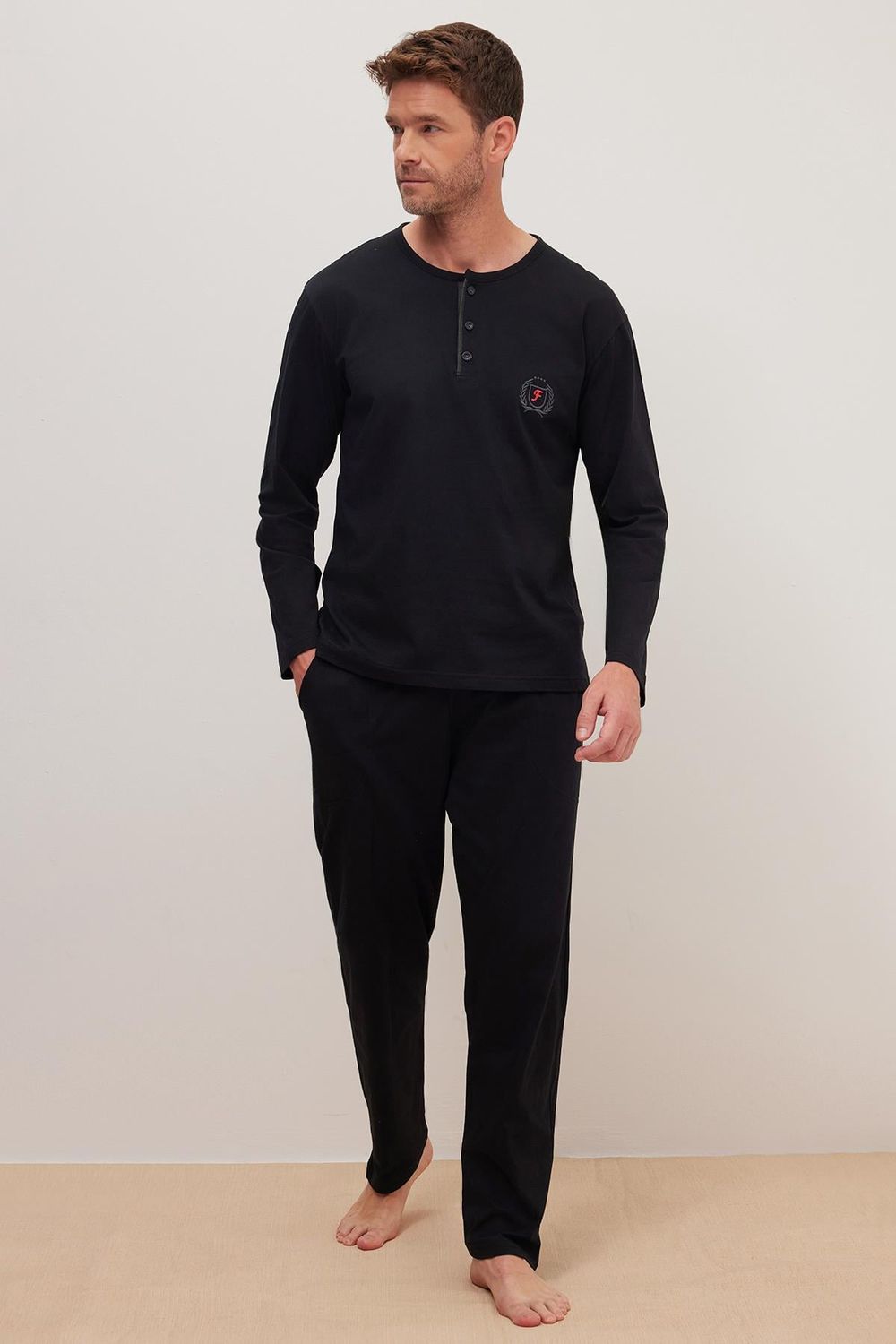Erkek Standart Fit %100 Pamuk Bisiklet Yaka Beli Lastikli Siyah Pijama Takımı