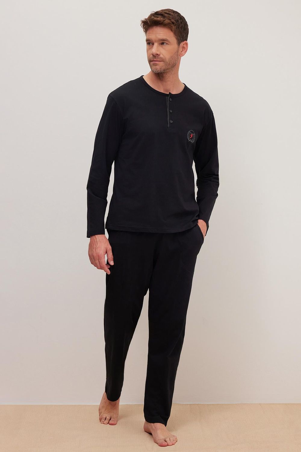 Erkek Standart Fit %100 Pamuk Bisiklet Yaka Beli Lastikli Siyah Pijama Takımı