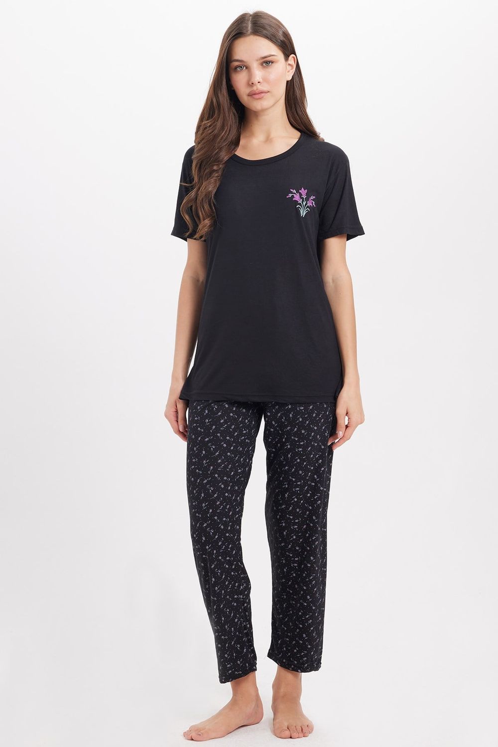 Kadın Standart Fit Normal Kesim Bisiklet Yaka Kısa Kollu Baskılı Siyah Pijama Takımı