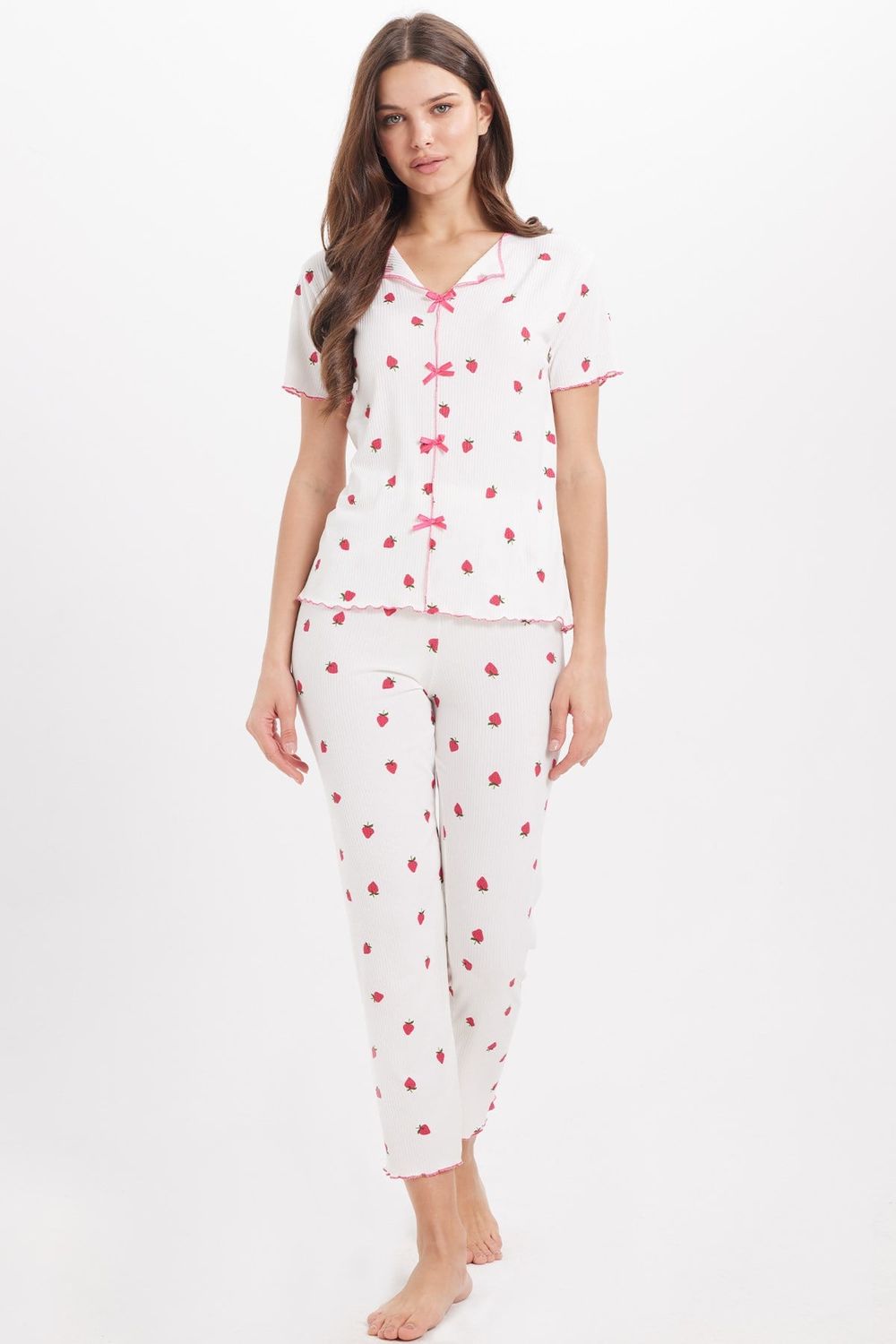 Kadın Standart Fit Normal Kesim Fitilli Görünüm Fiyonk Detaylı Kısa Kol Baskılı Ekru Pijama Takımı