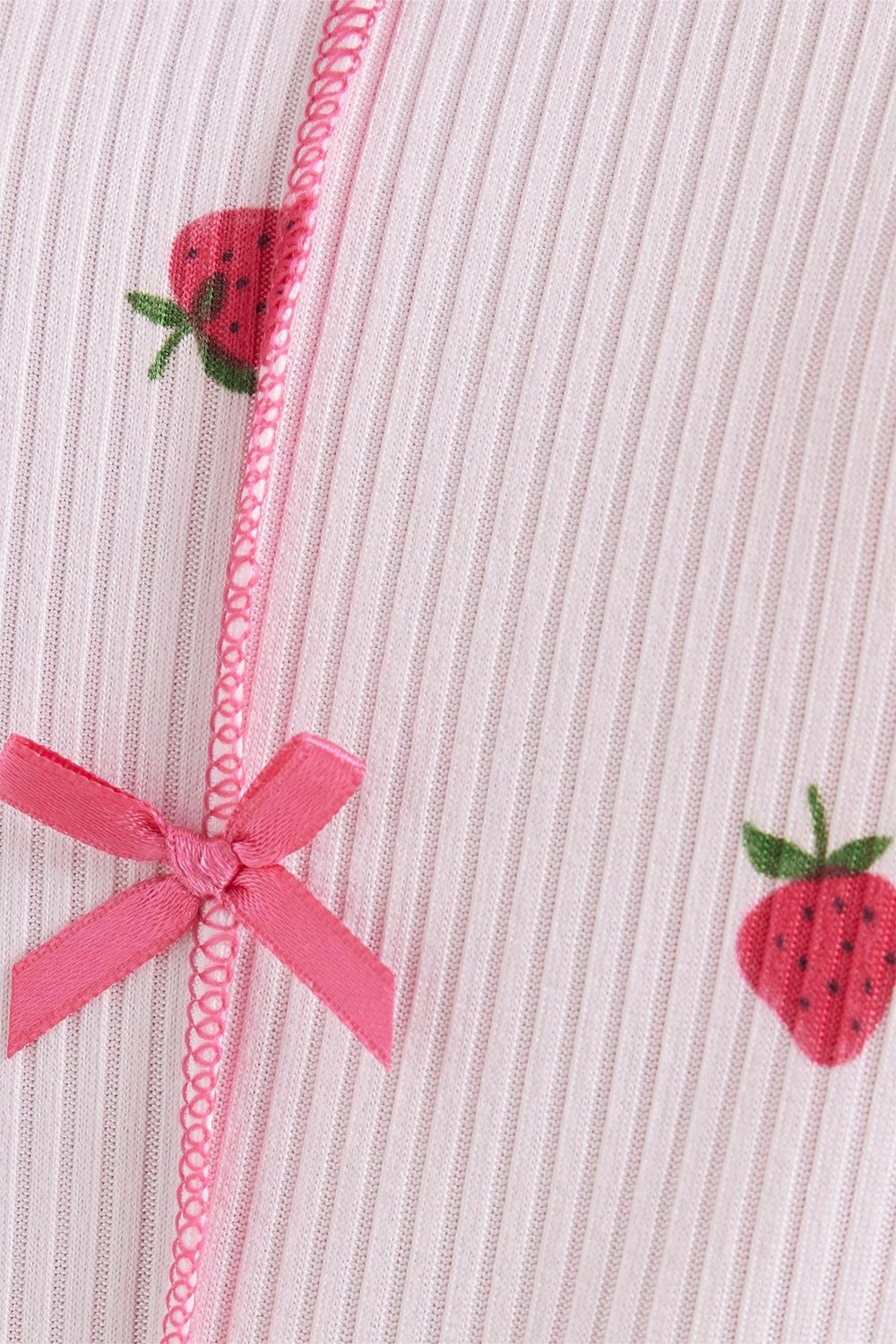 Kadın Standart Fit Normal Kesim Fitilli Görünüm Fiyonk Detaylı Kısa Kol Baskılı Pembe Pijama Takımı