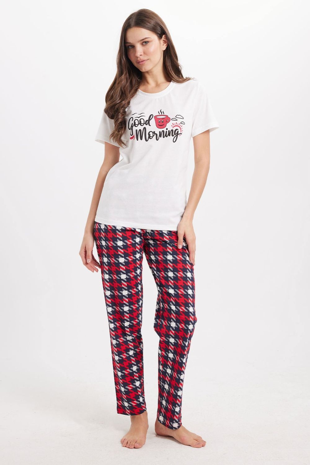 Kadın Regular Fit Klasik Kesim Pamuklu Bisiklet Yaka Kısa Kollu Baskılı Beyaz Pijama Takımı