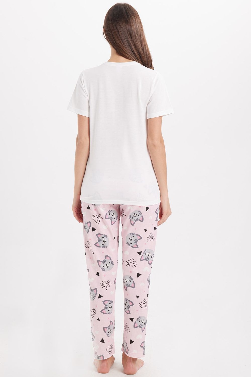 Kadın Regular Fit Klasik Kesim Pamuklu Bisiklet Yaka Kısa Kollu Baskılı Beyaz Pijama Takımı