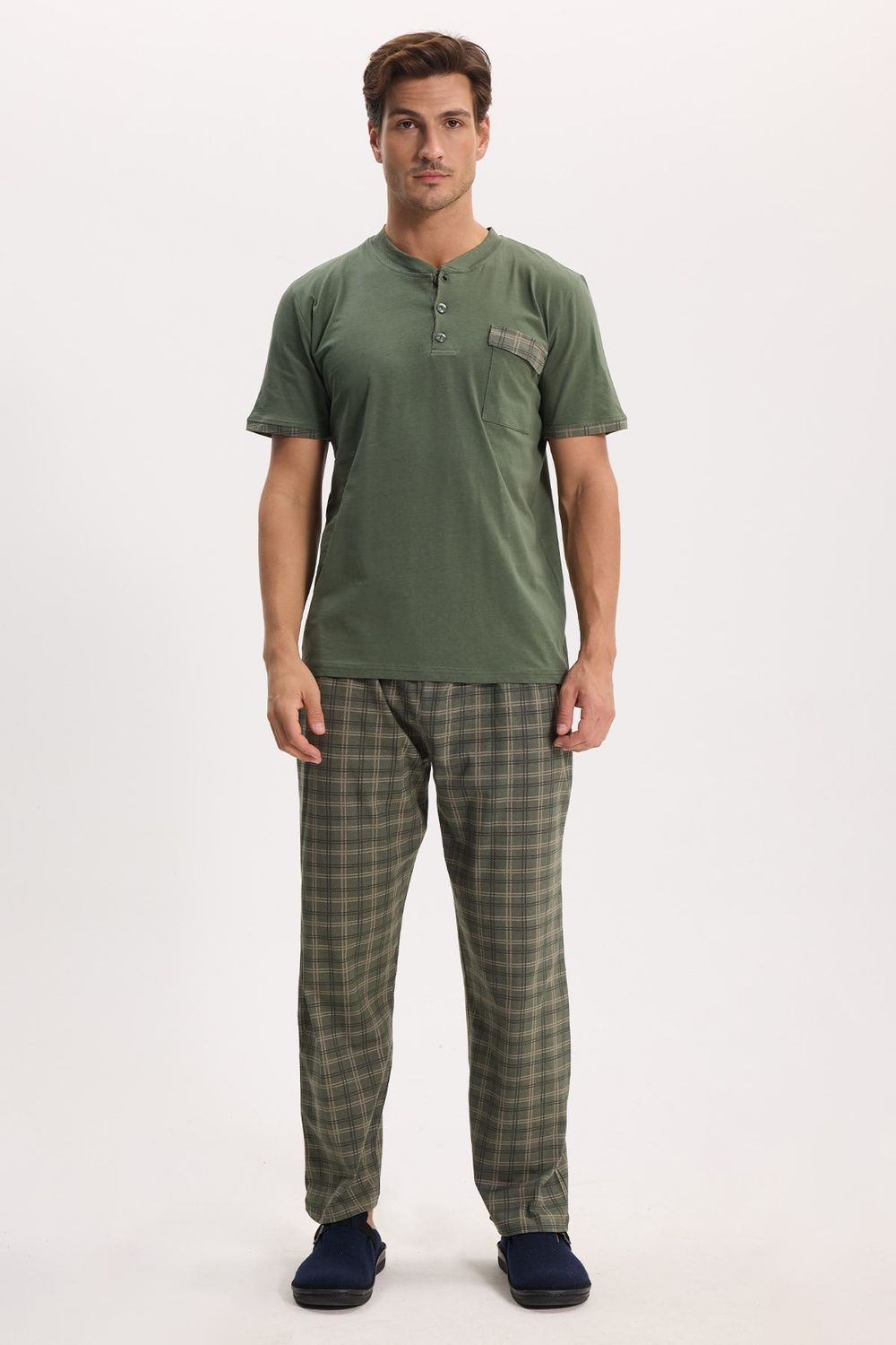 Erkek Standart Fit Normal Kesim Pamuklu Kısa Kollu Bisiklet Yaka Cepli Yeşil Pijama Takımı