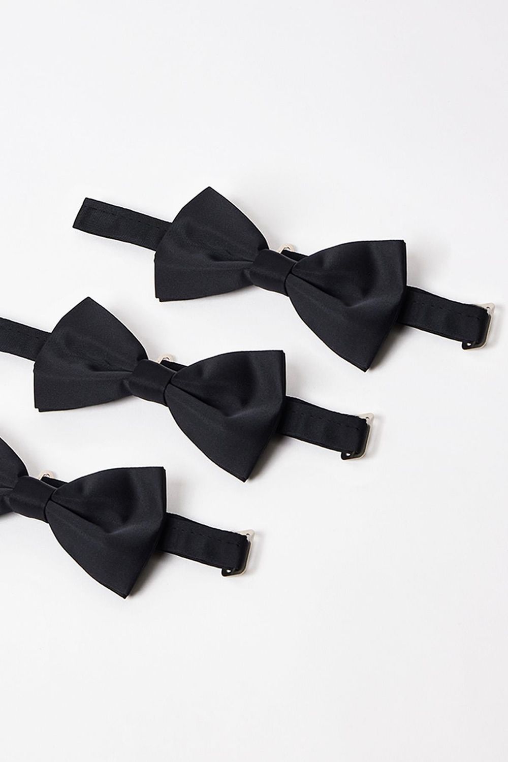TRIPLE BOW TIE