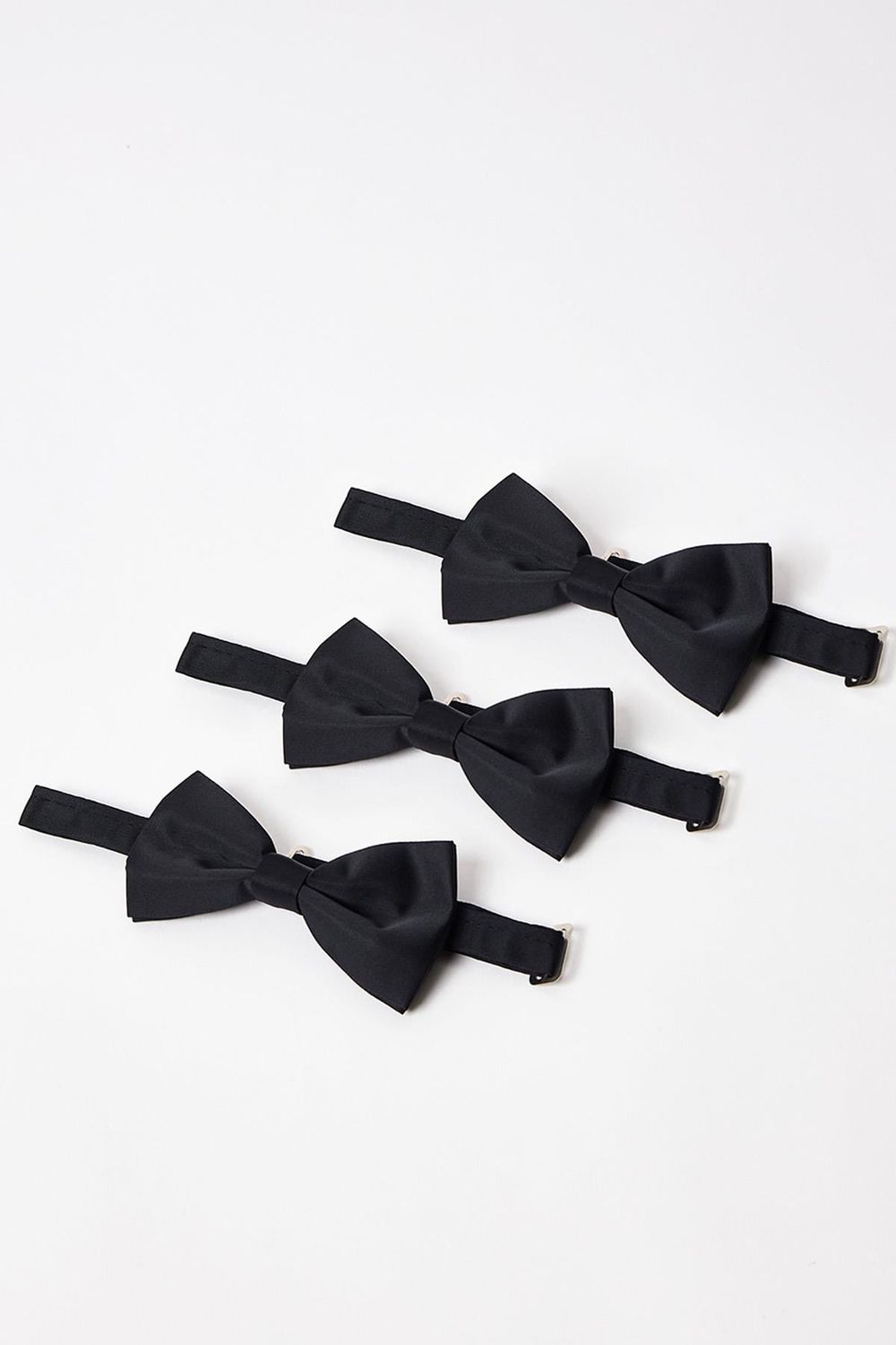 TRIPLE BOW TIE